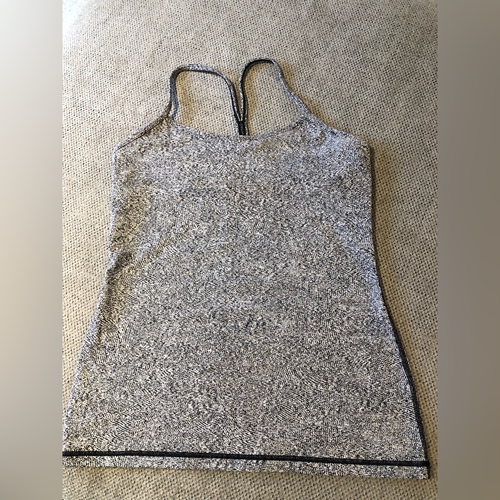 Lululemon tank. Fitted.  Black/white